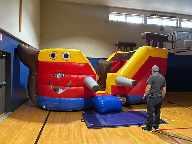 Benny Bounce House Rental gallery image 14