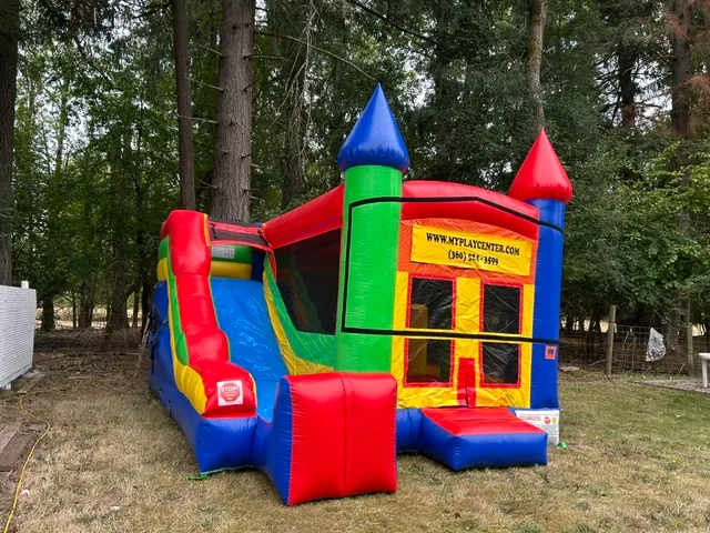 Benny Bounce House Rental gallery image 15